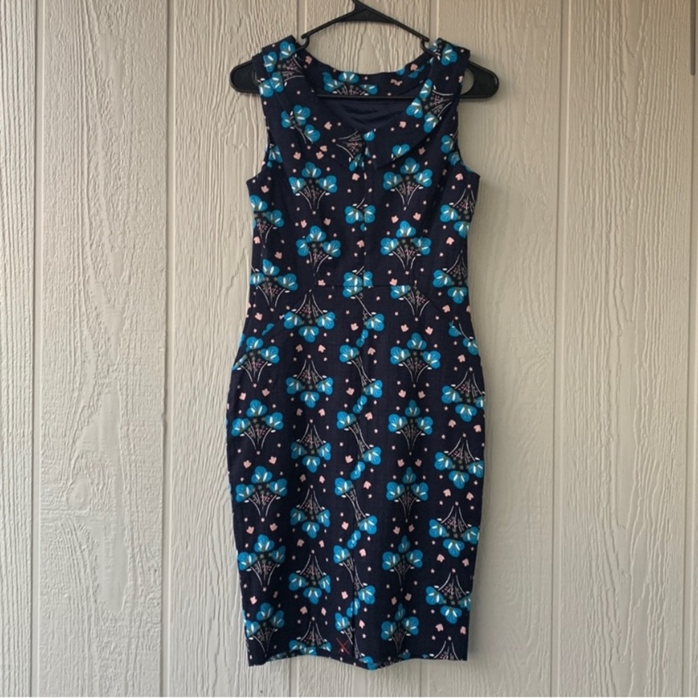 Womens Boden dress blue with pink flowers and pockets